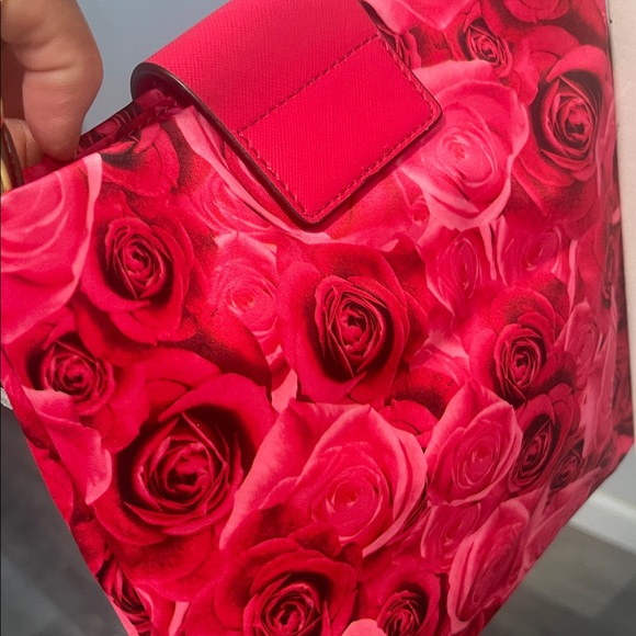 Victoria's Secret Red Rose Print Chain Strap Crossbody Shoulder Bag - Picture 6 of 6